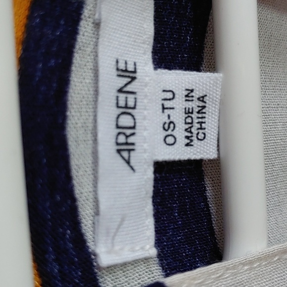 🌸Host Pick🌸NWT Women's Striped Vest - Picture 2 of 7